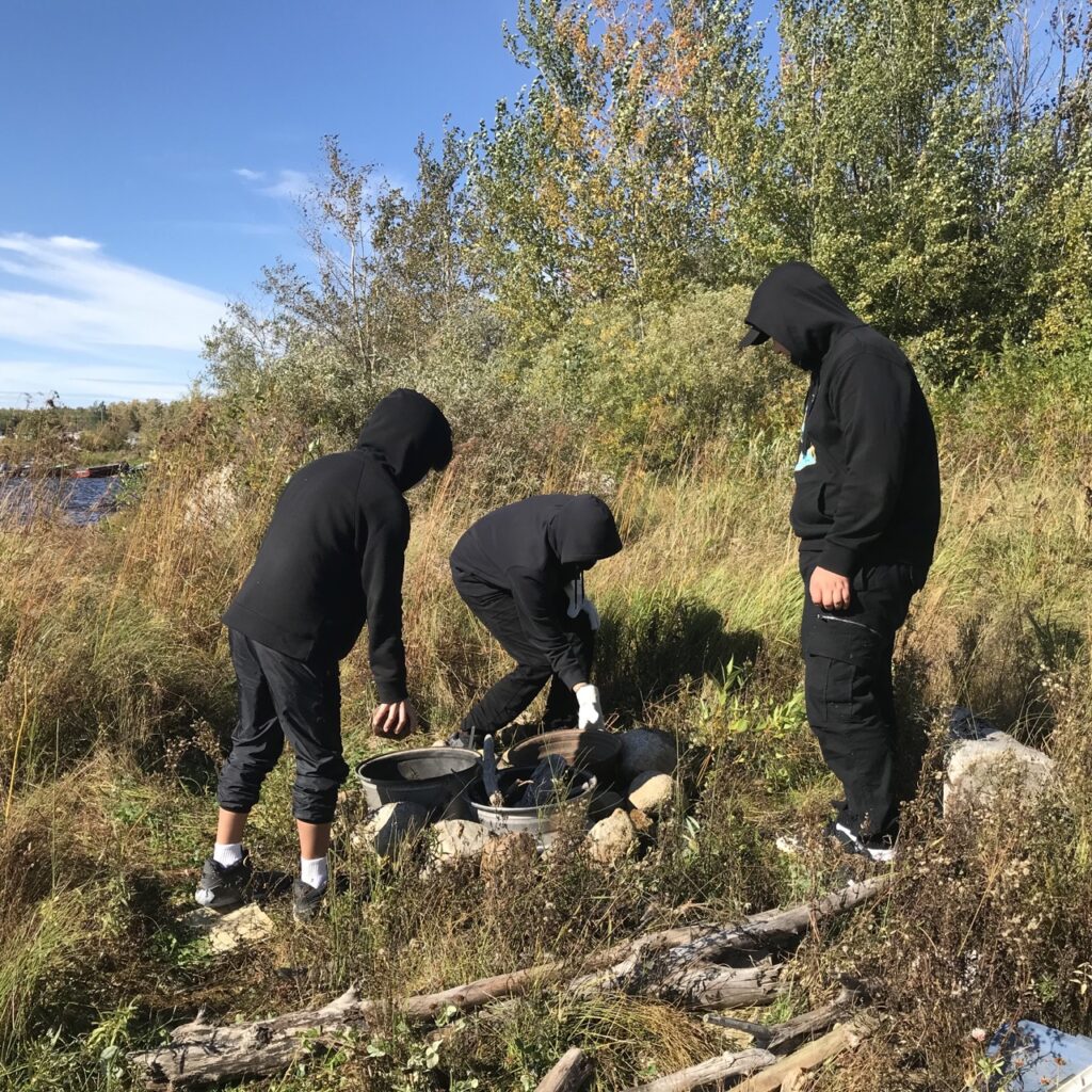 Land Off Learning Land Based Learning – KOBE ᑹᐁᑎᓄᐠ ᐅᑭᒫᑳᓇᐠ ᑭᑭᓄᐦᐊᒪᑭᐏ ᐅᑕᐱᑕᒪᑫᐠ